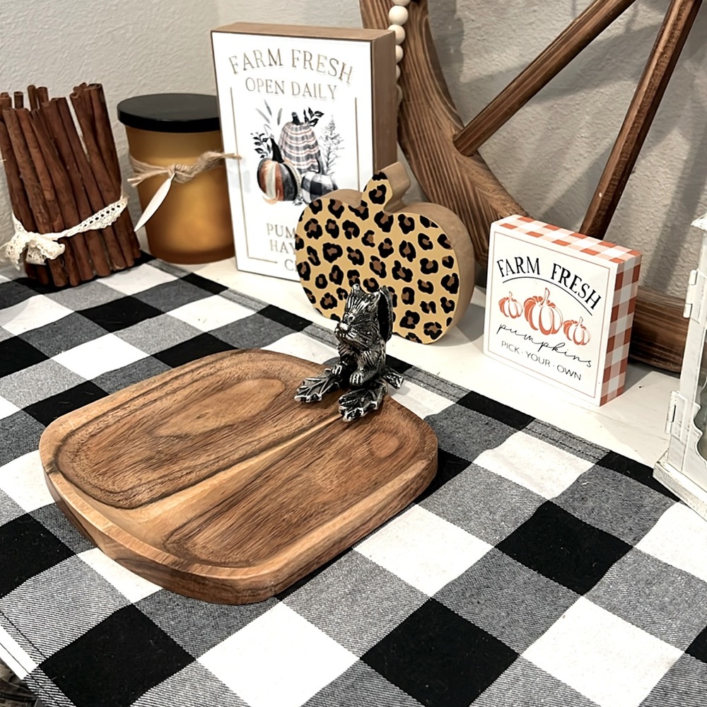 Decorative Wood Squirrel Board (9in)